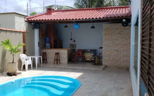 Casa no Santo Afonso com piscina